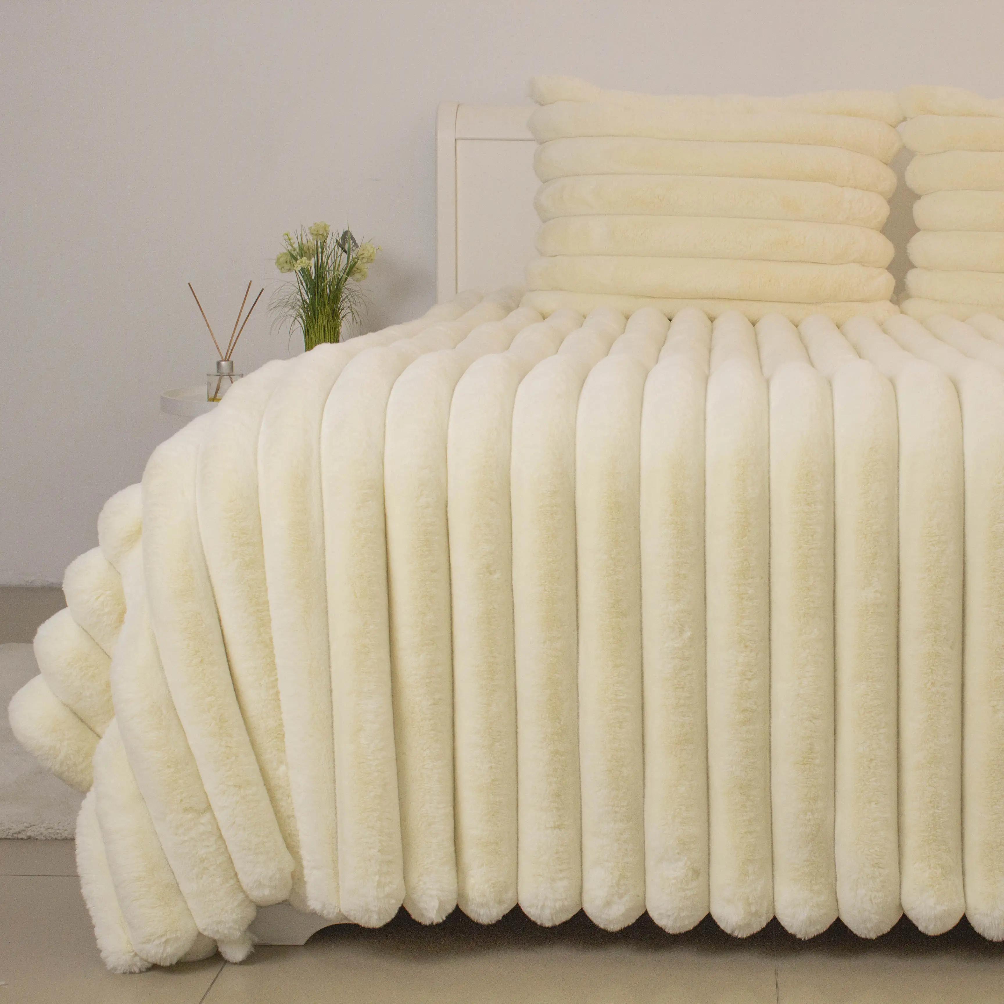 Покривало ТЕП "PLUSH BLISS" молочне, 240x260 - Фото 2