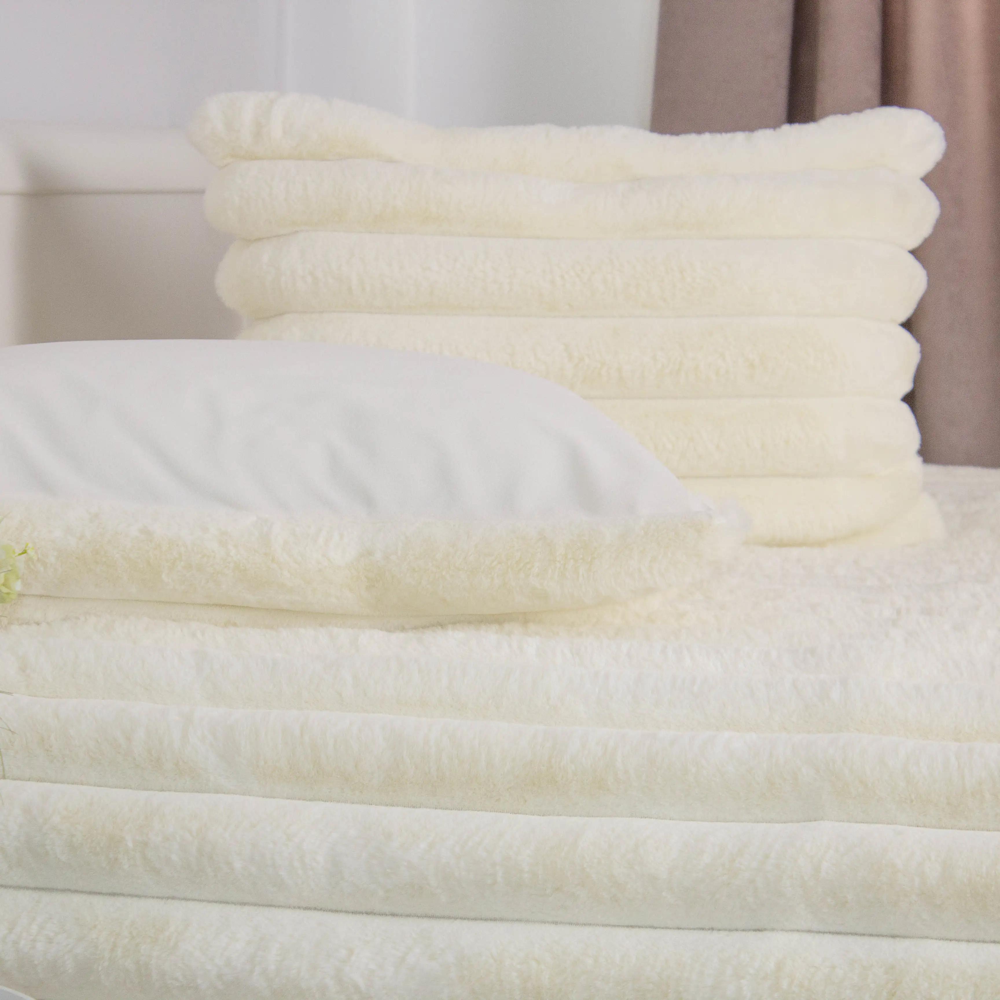 Покривало ТЕП "PLUSH BLISS" молочне, 240x260 - Фото 5