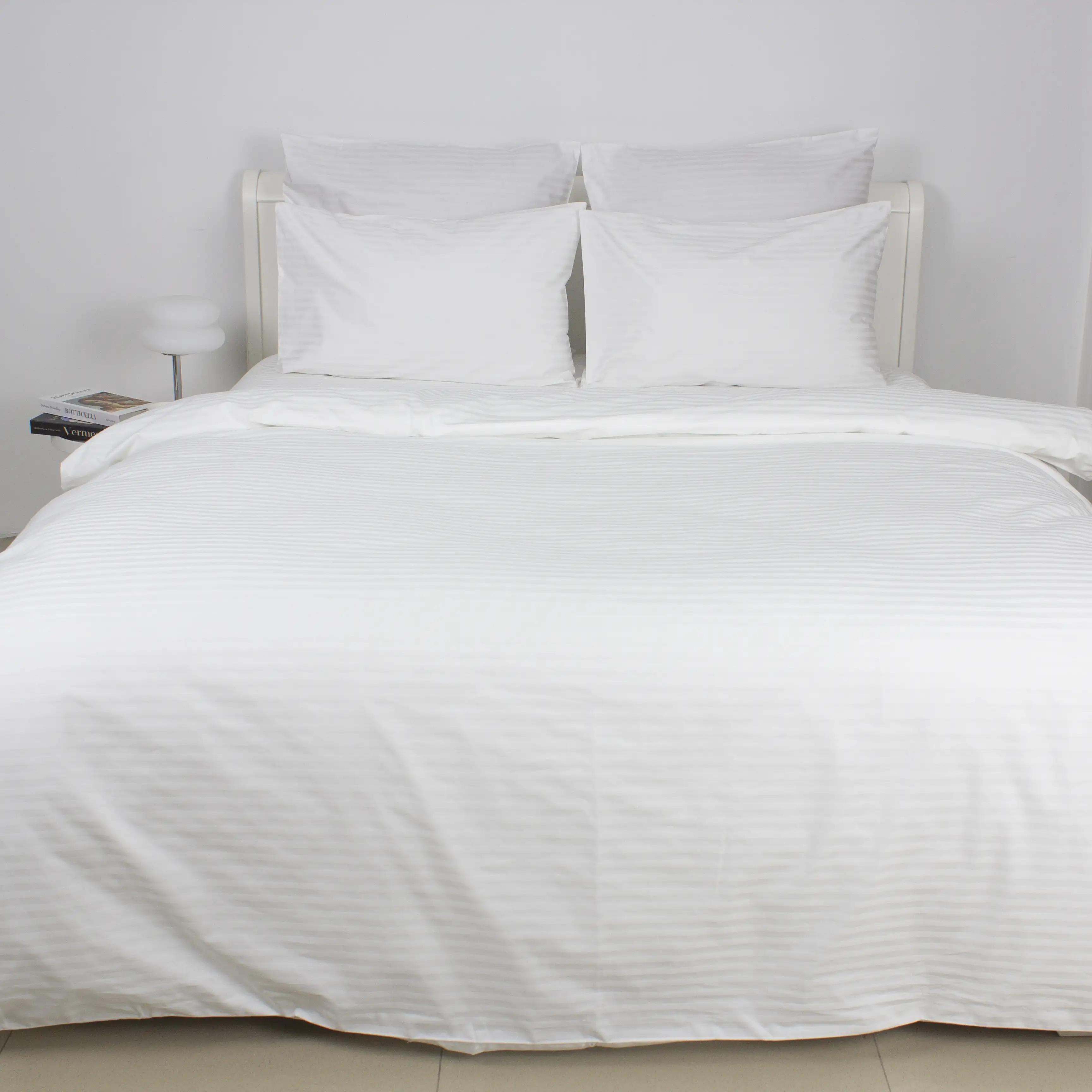 Комплект постільної білизни ТЕП "СТРАЙП САТИН PREMIUM" Optical White, євро - Фото 3