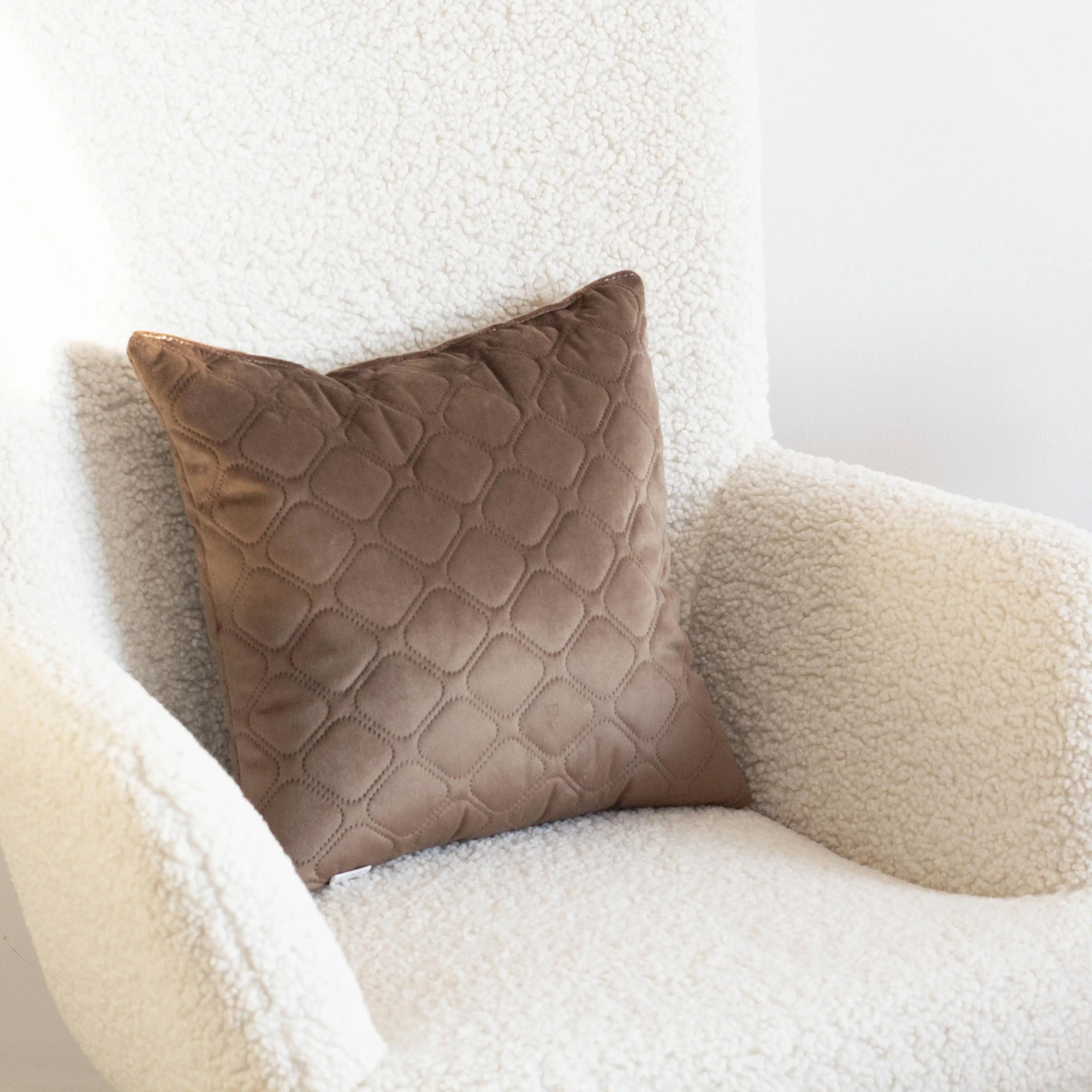 Подушка декоративна "VELURE" Chocolate, 40x40 - Фото 3