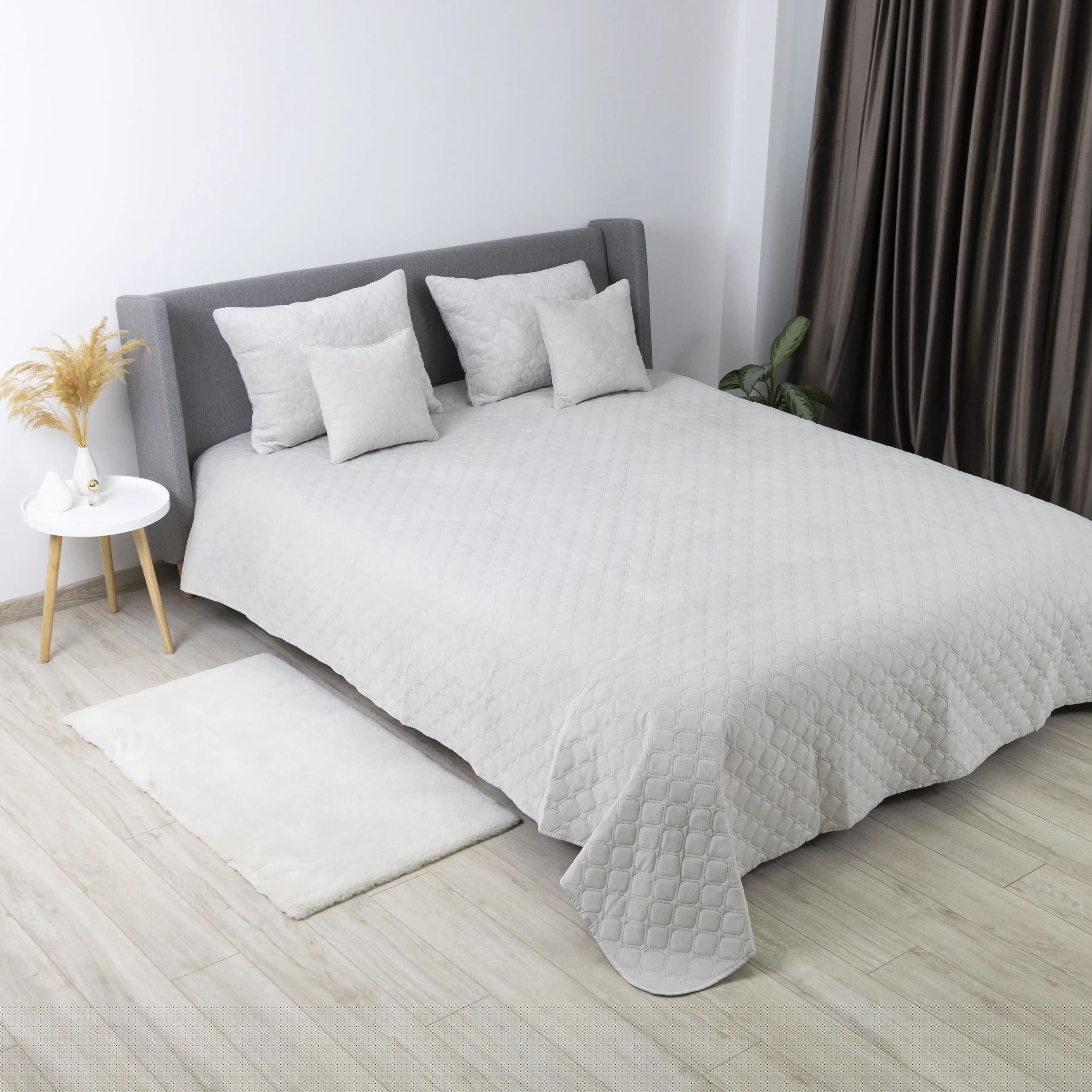 Покривало ТЕП "VELOUR" Світло-сіре/Ромб круглий, 150x210 - Фото 3 Покривало ТЕП "VELOUR" Світло-сіре/Ромб круглий, 150x210 - Фото 3