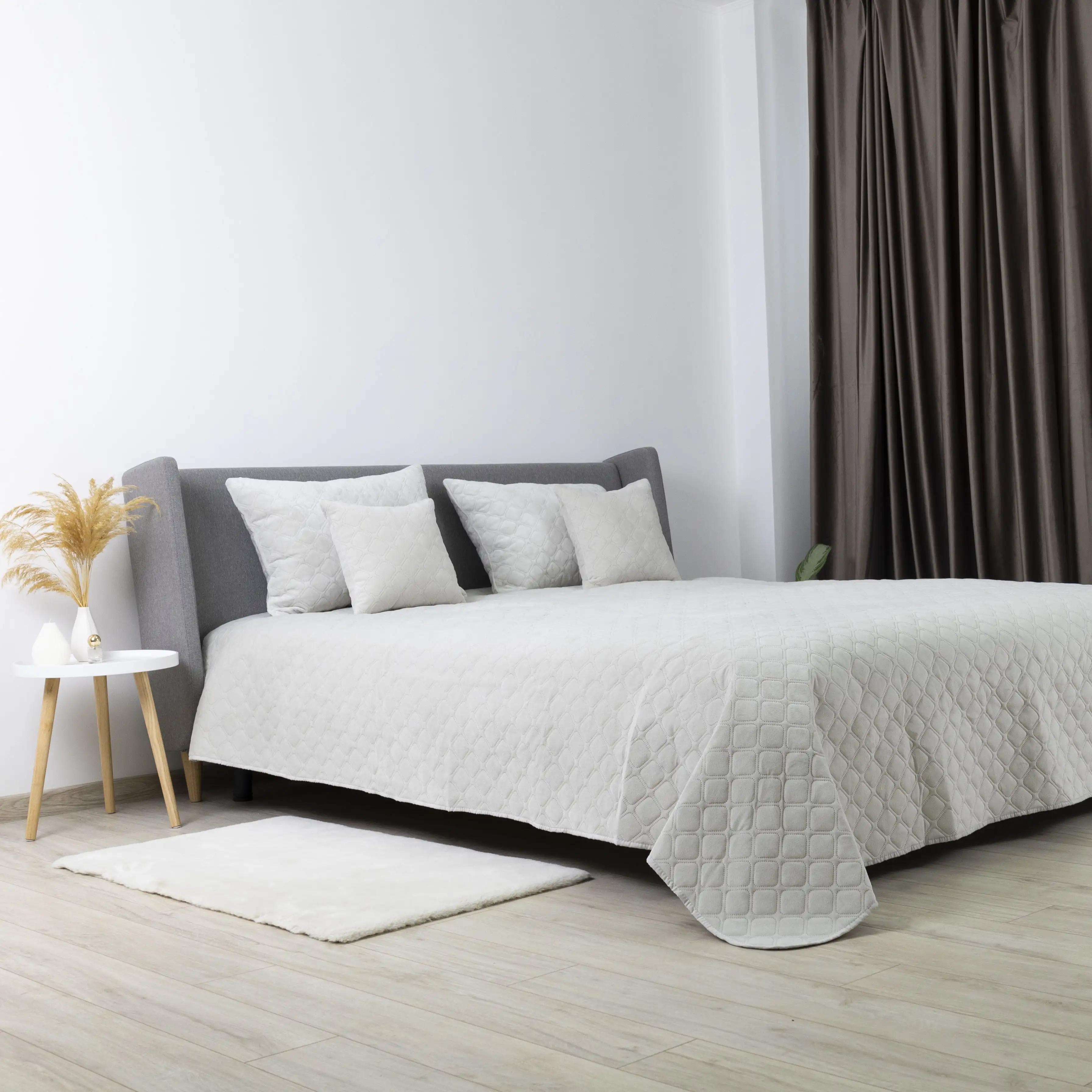 Покривало ТЕП "VELOUR" Світло-сіре/Ромб круглий, 150x210 - Фото 4 Покривало ТЕП "VELOUR" Світло-сіре/Ромб круглий, 150x210 - Фото 4