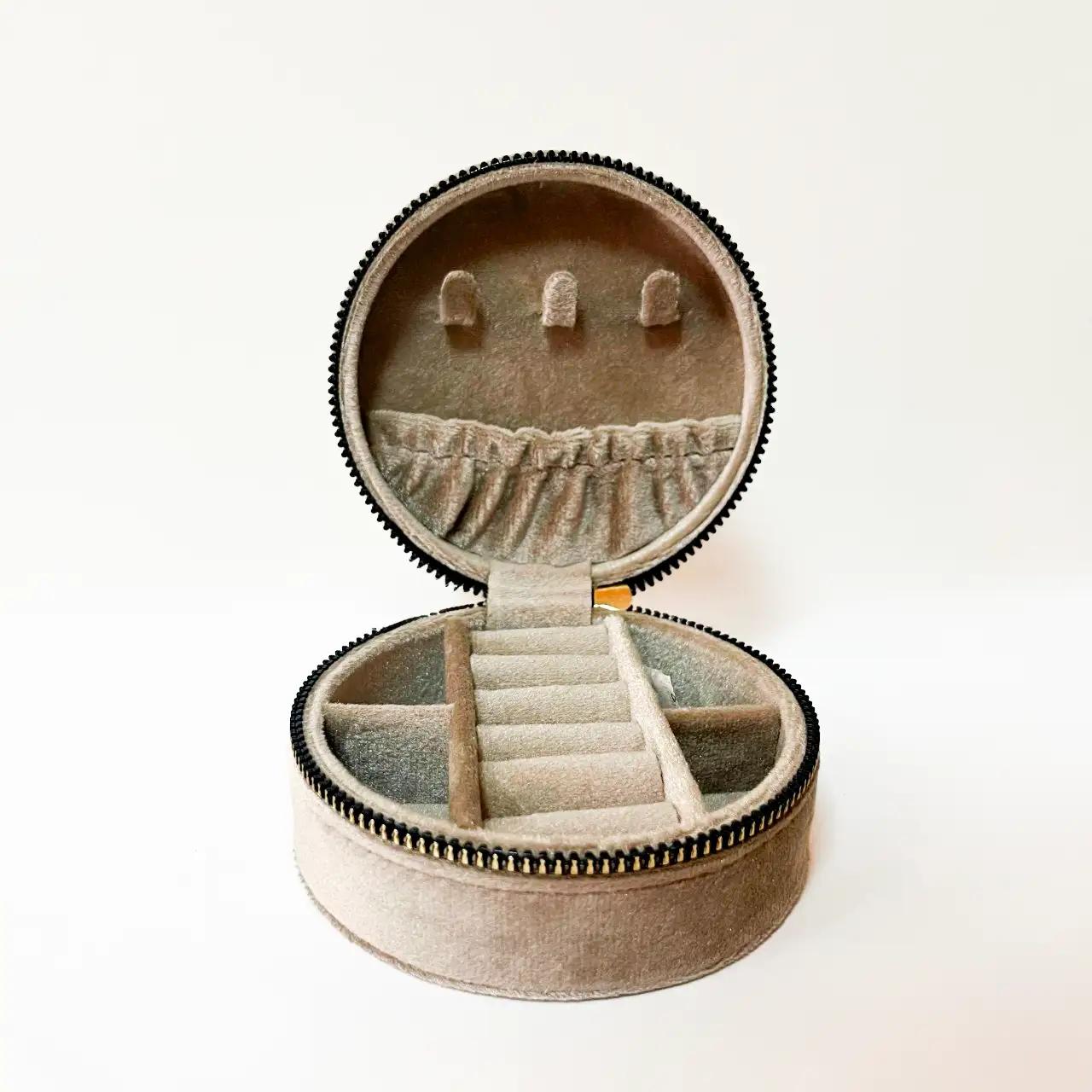 Органайзер для прикрас "Velvet Soul", бежевий Органайзер для прикрас "Velvet Soul", бежевий