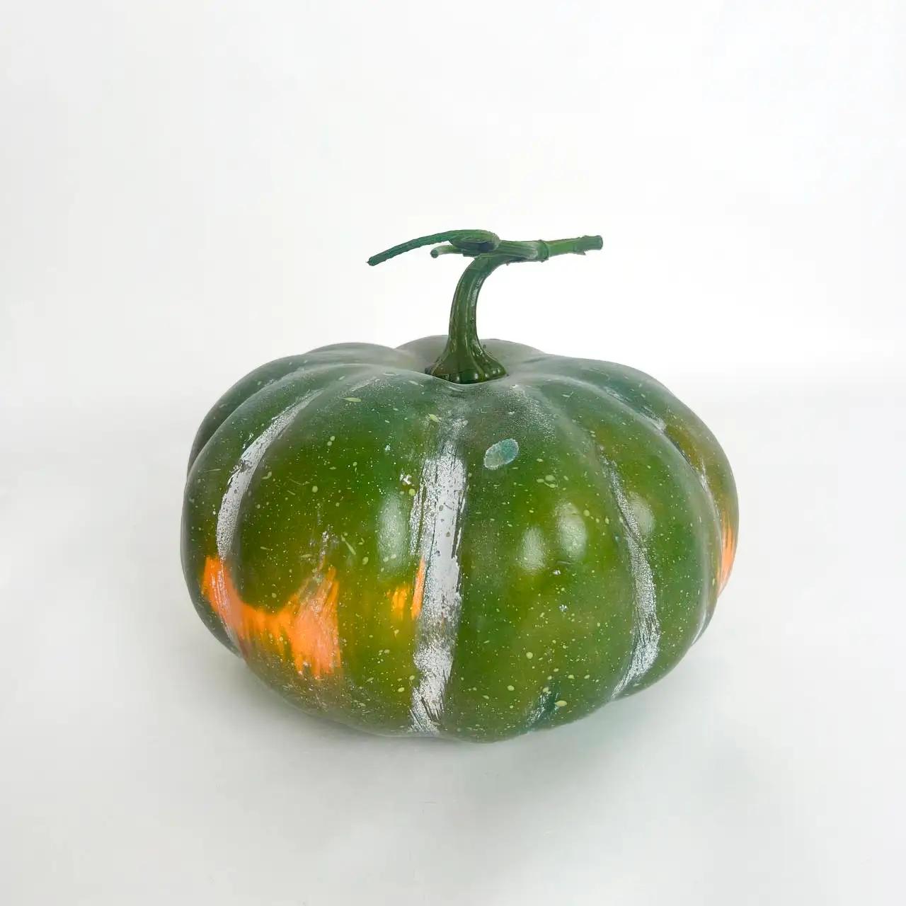 Декоративна фігурка “Pumpkin Glow”, 25 см, зелена Декоративна фігурка “Pumpkin Glow”, 25 см, зелена