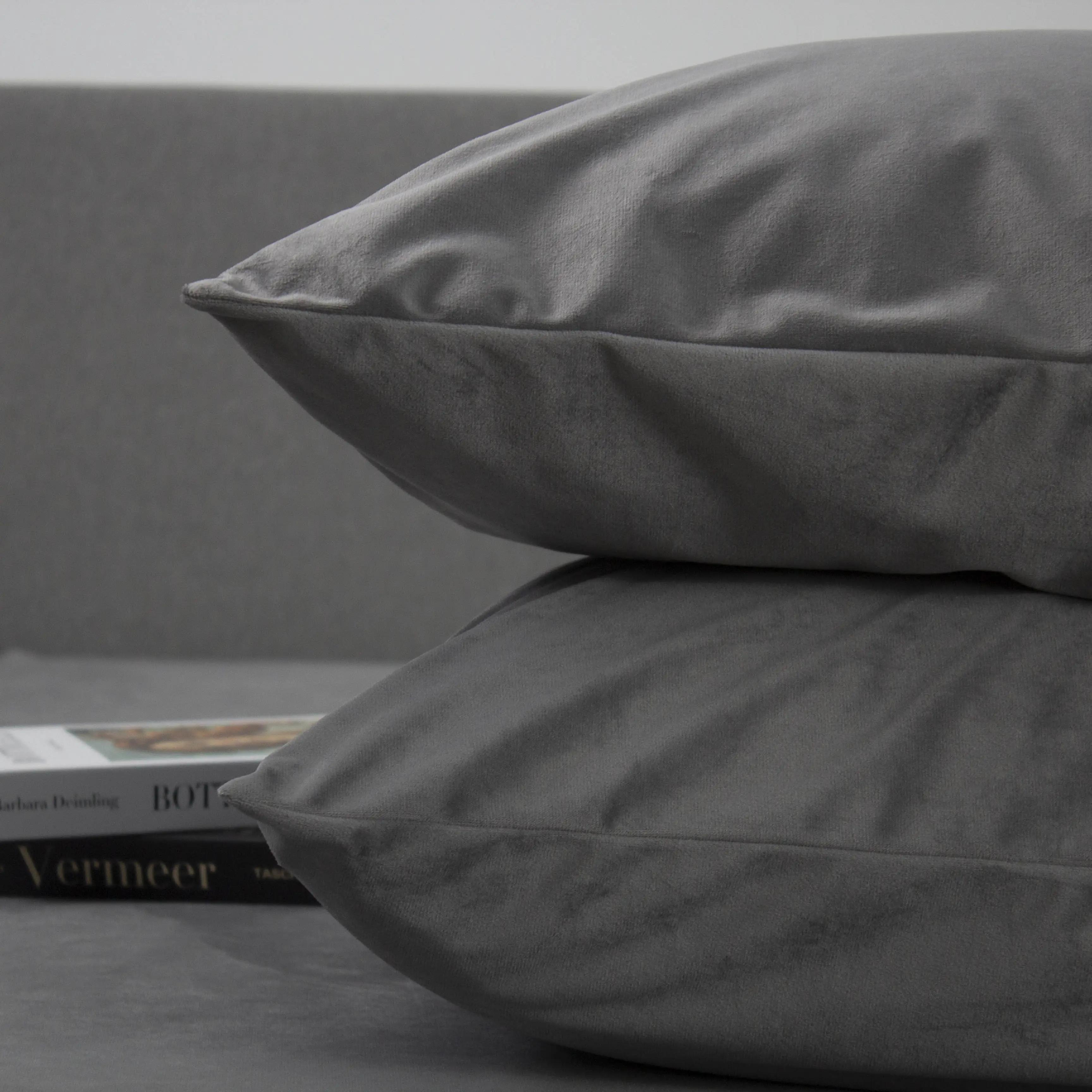 Наволочка декоративна ТЕП "VELOUR" 50x70 з замком, розкроєні Сірий Наволочка декоративна ТЕП "VELOUR" 50x70 з замком, розкроєні Сірий