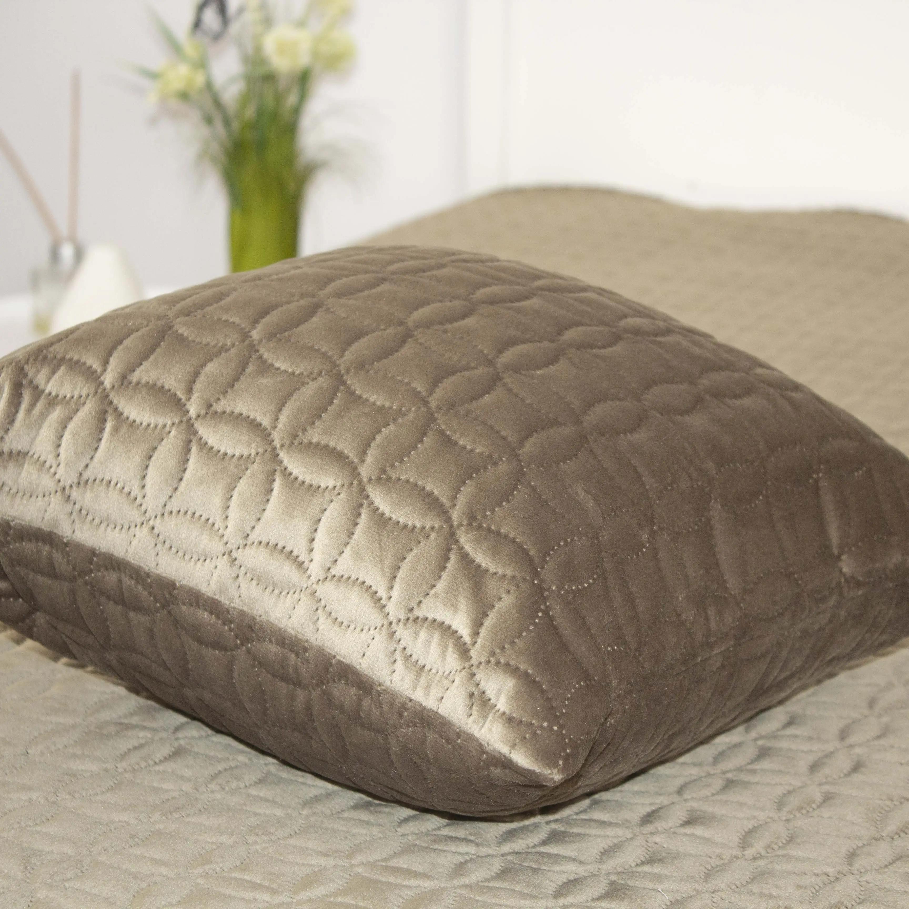 Наволочка декоративна ТЕП "VELOUR" 45*45 см з замком Хакі/Мозаїка, 45x45 - Фото 4 Наволочка декоративна ТЕП "VELOUR" 45*45 см з замком Хакі/Мозаїка, 45x45 - Фото 4